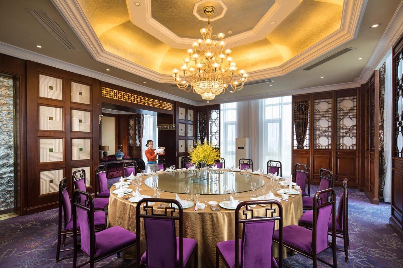 Crowne Plaza Ocean Spring Resort By Ihg Jimo ภายนอก รูปภาพ