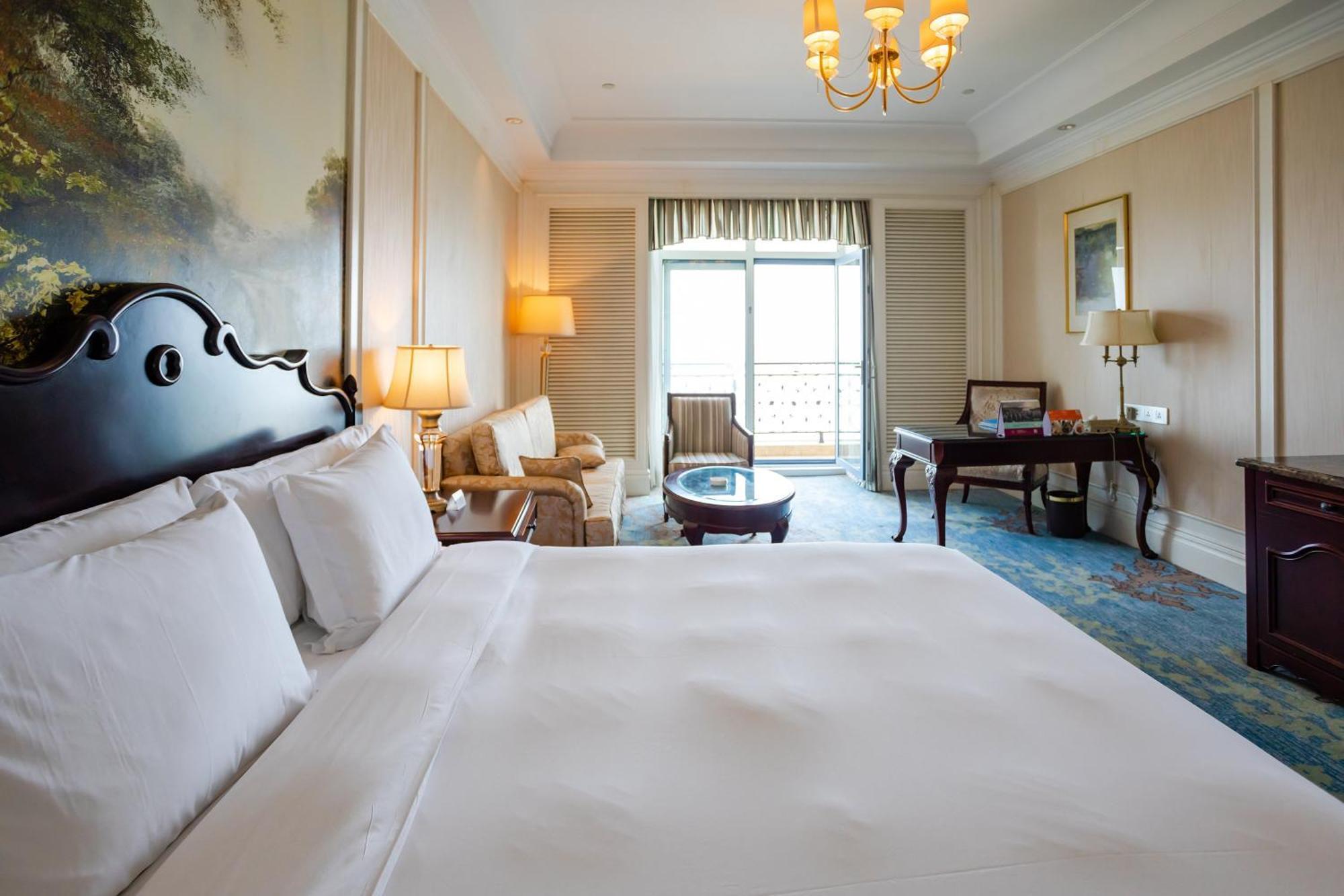 Crowne Plaza Ocean Spring Resort By Ihg Jimo ภายนอก รูปภาพ
