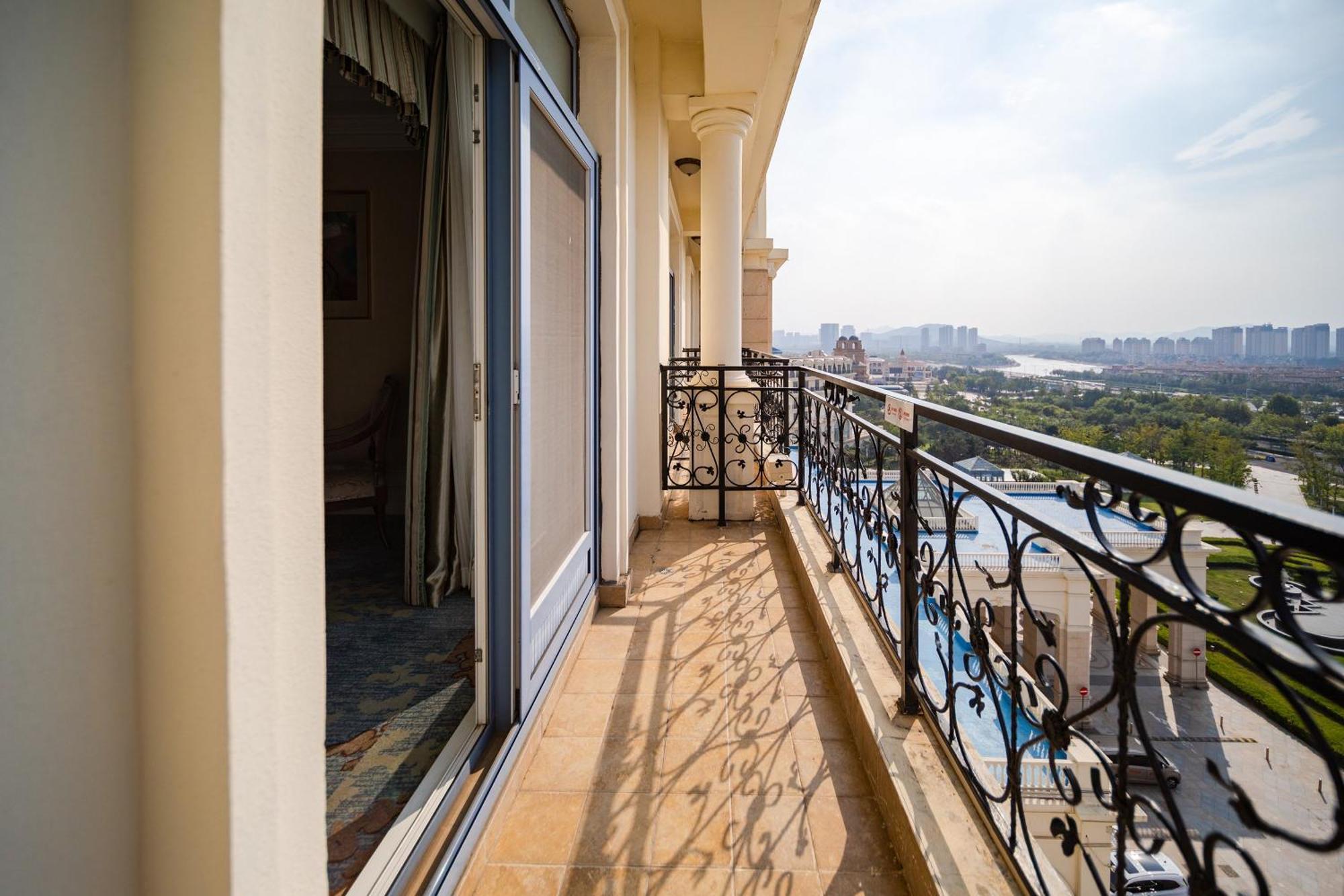 Crowne Plaza Ocean Spring Resort By Ihg Jimo ภายนอก รูปภาพ
