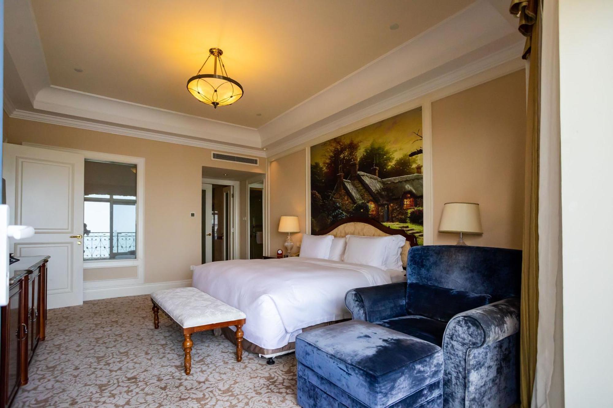 Crowne Plaza Ocean Spring Resort By Ihg Jimo ภายนอก รูปภาพ