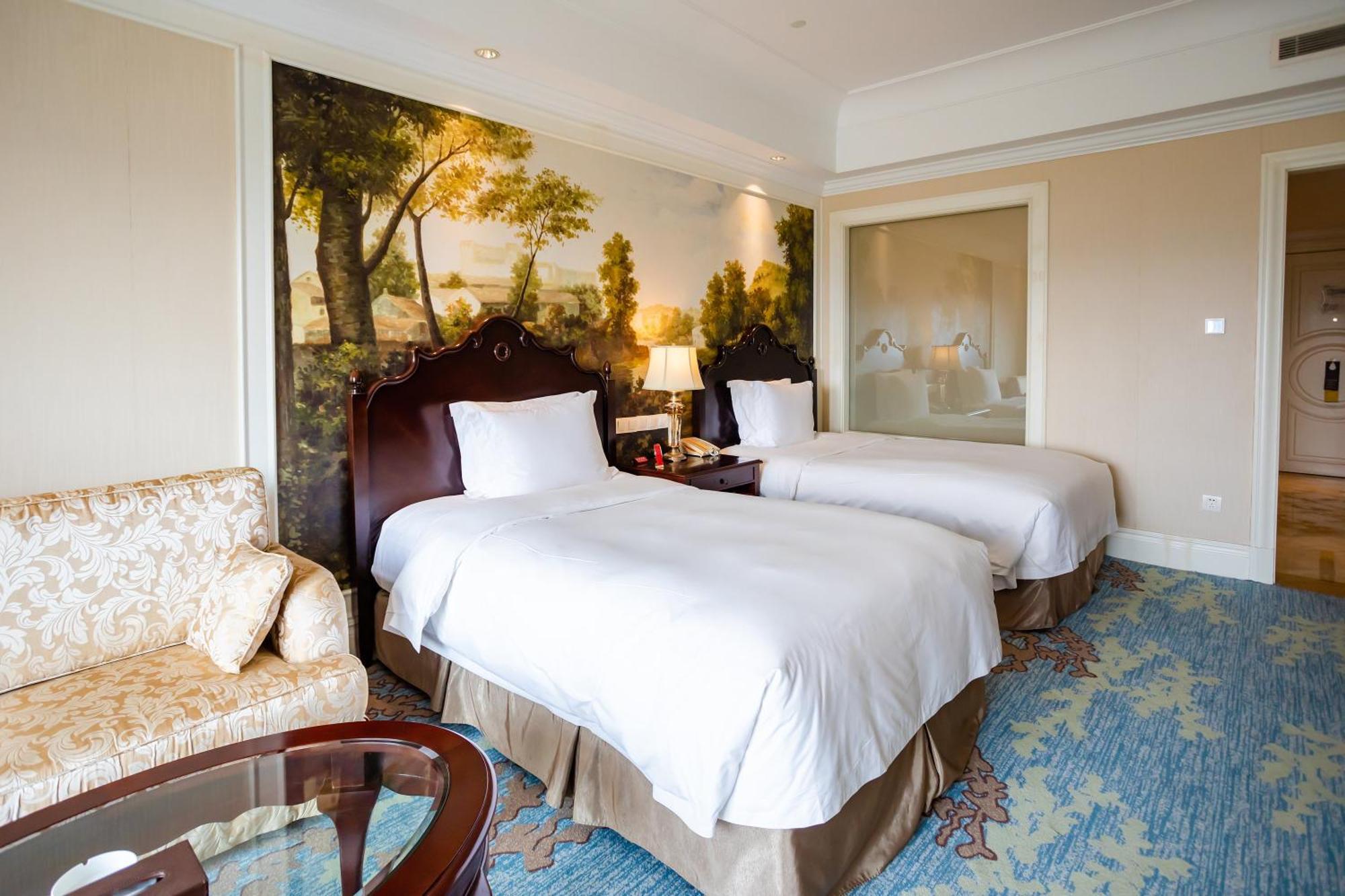 Crowne Plaza Ocean Spring Resort By Ihg Jimo ภายนอก รูปภาพ