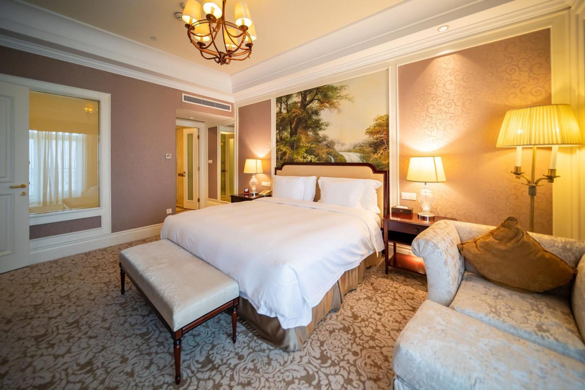 Crowne Plaza Ocean Spring Resort By Ihg Jimo ภายนอก รูปภาพ
